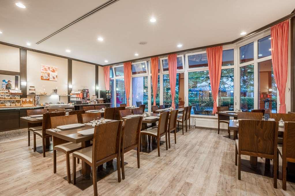 1, 2, Sleep Boardinghouse Unterschleissheim Zentrum Restaurant photo
